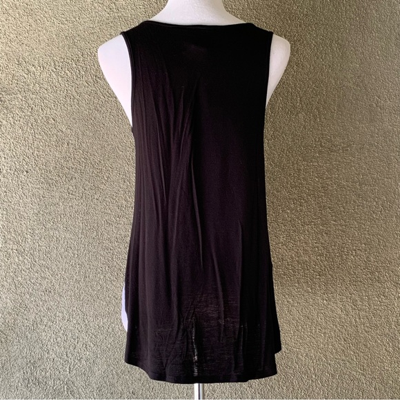 🔥5/$20🔥 “Annabelle” Paris Scenic Tank Top size M - Picture 3 of 12